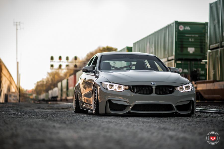  BMW M3 Sedan on Vossen Wheels (LC-106T) 2017 года  (фото 12 из 26)